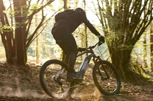 the new decathlon rockrider e st 900 electric mountain bike is fun to ride